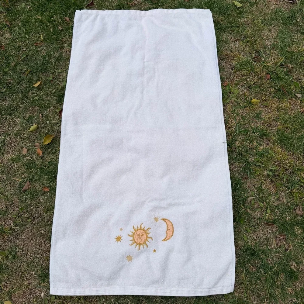 VTG BIBB Celestial Sun Moon Stars Bath Towel Embroidered Gold Whimsigoth USA HTF